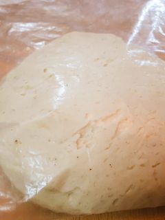 A picture of Pizza dough.