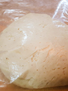 A picture of Pizza dough.