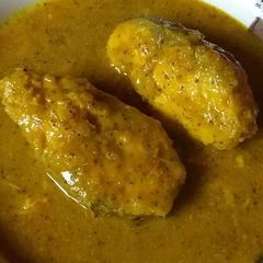 A picture of Sorshe Mach(fish in mustard gravy).