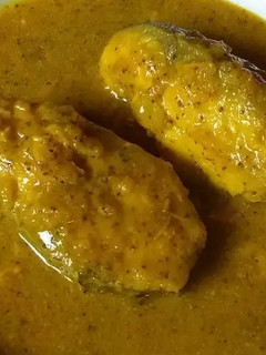 A picture of Sorshe Mach(fish in mustard gravy).