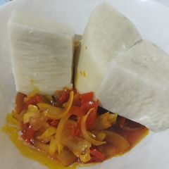 A picture of Boiled yam with palmoil.