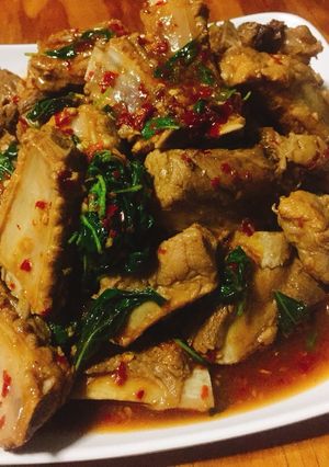 รูปของ กะเพราซี่โครงหมูพริกแห้ง#มือใหม่หัดทำ