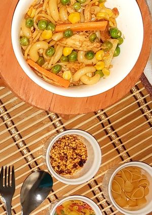A picture of Chicken steak pasta.