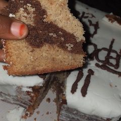A picture of Vanilla nd chocolate cake.