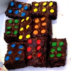 A picture of Hobnob Alaska Brownies.