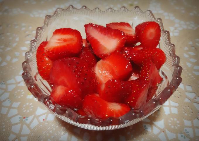 Salade de fraises a l'eau de fleur d'oranger 🍓