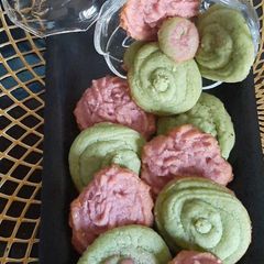 Beetroot/Spinach Cookies A picture of Beetroot/Spinach Cookies.