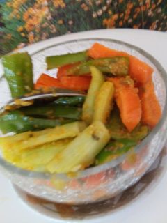गाजर मिर्च का आचार (Gajar Mirch ka achar recipe in Hindi) रेसिपी मुख्य फोटो