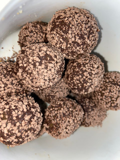 Una foto de Trufas de vainilla y dulce de leche