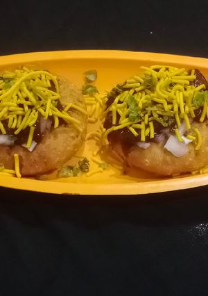 A picture of Fresh Green Chana kachori.
