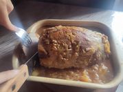 Una foto de peceto al horno con mostaza
