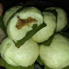 รูปของ Kue Pao isi inti kelapa