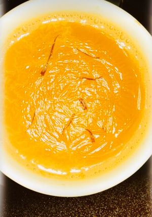A picture of Saffron tea.