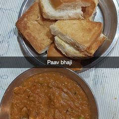 A picture of Pav bhaji.