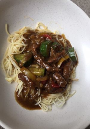 Foto resep Mie sapi lada hitam / black pepper beef noodle