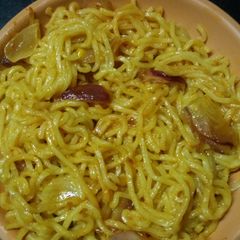 A picture of Onion maggi.