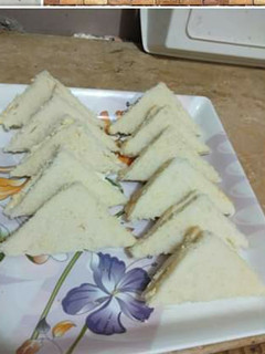 A picture of Mayonnaise Sandwich.