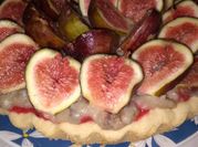 Una foto de tarta de higos