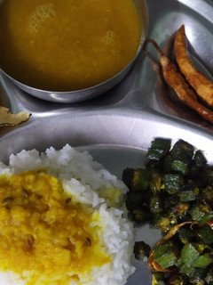 वरण भात (Varan Bhat Recipe In Marathi) रेसिपी चे मुख्य फोटो
