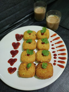 फ्राईड़ उपमा कटलेट(Fried Upma Cutlet recipe in hindi) रेसिपी मुख्य फोटो