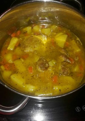 Foto principal de Contramuslos con patatas guisadas