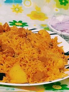 वेज सोया पुलाव (Veg Soya Pulao recipe in Hindi) रेसिपी मुख्य फोटो
