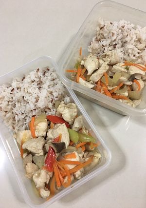 รูปของ “ข้าวหน้าไก่ผัดหอมใหญ่”