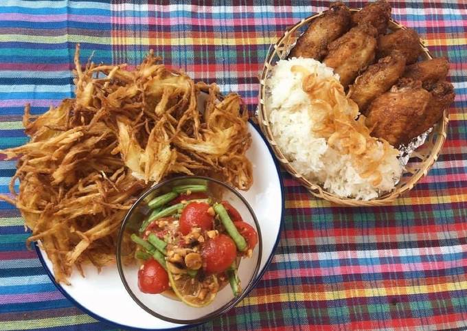 Steps to Prepare Speedy 🧑🏽‍🍳🧑🏼‍🍳 Sumtum Tod • Thai Crispy Papaya Salad With Hat Yai fried chicken wings Recipe
