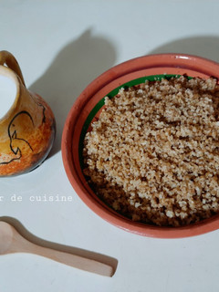 Une photo de Blé concassé à la vapeur et petit lait 🥣