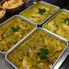 A picture of Moroccan chicken tagine.