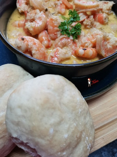 A picture of Prawns in Lemon garlic butter sauce.