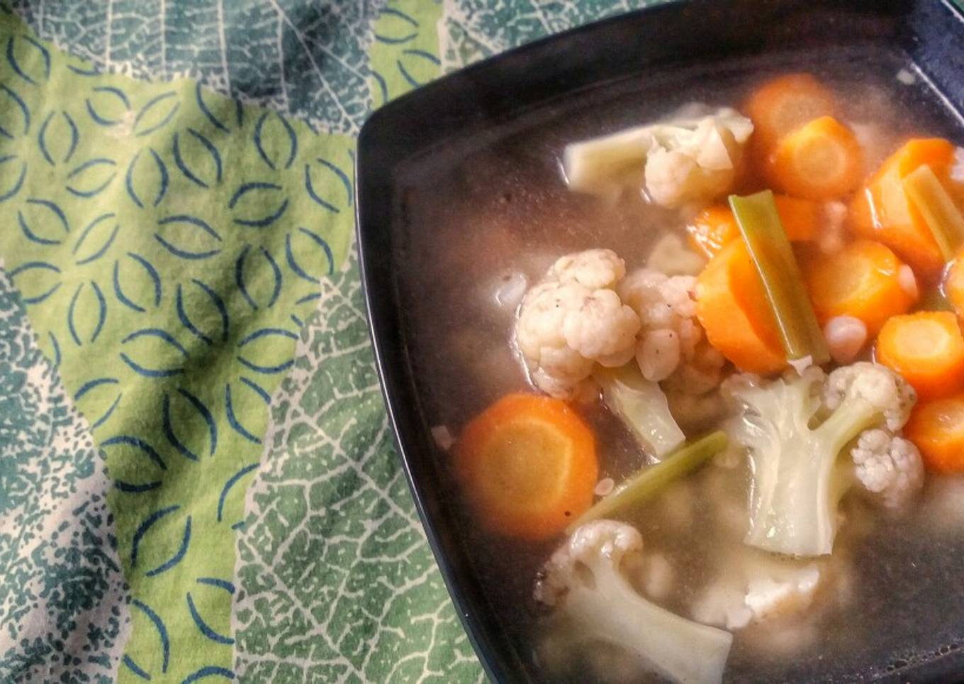 Cauliflower and Carrots Clear Soup