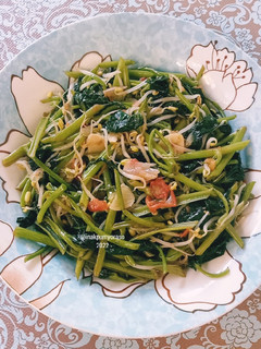 Foto resep Tumis Kangkung Saus Tiram, Bumbu Iris