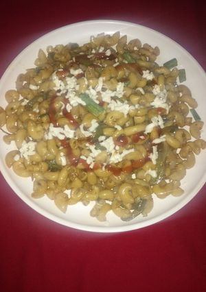A picture of Cheese veg macaroni.