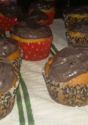 Una foto de Cupcakes de vainilla con chispas de chocolate