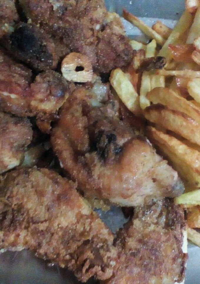 Una foto de Pollo frito al limon🍗🍋