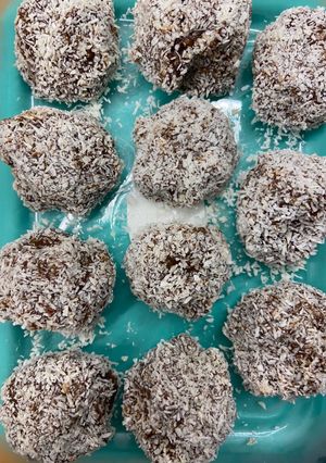 Una foto de Trufas de dátiles y mantequilla de maní