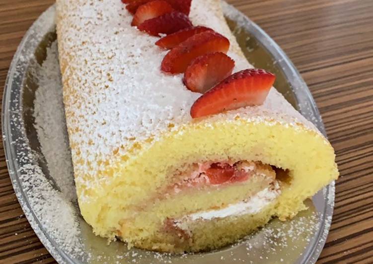 Rotolo con panna e fragole fresche 🍓🍓