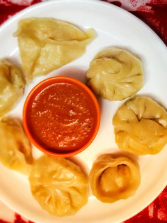मोमोज (momos recipe in Hindi) रेसिपी मुख्य फोटो