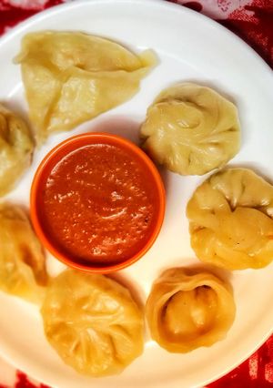मोमोज (momos recipe in Hindi) रेसिपी मुख्य फोटो