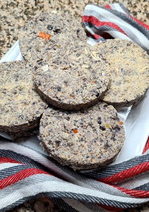 Una foto de Hamburguesas de porotos negros y aceitunas 🫒