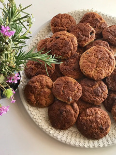 Una foto de Tiernas delicias de almendra y chocolate.Galletas