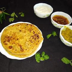 A picture of Sattu paratha.