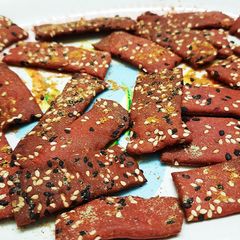 A picture of Beetroot Crackers.