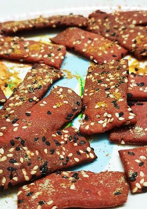 A picture of Beetroot Crackers.