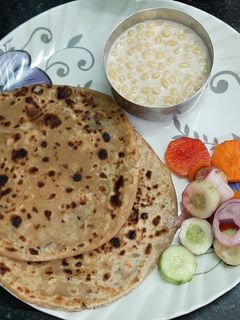 आलू के पराठे(alu k parathe recipe in hindi) रेसिपी मुख्य फोटो