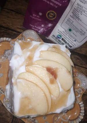 A picture of Apple pie honey bread cake.