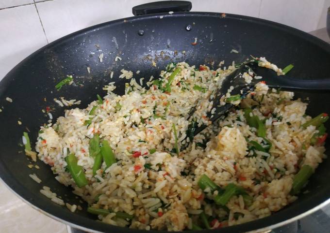 Resipi Nasi Goreng Kampung Mommy Oleh Nobody S Business Cookpad