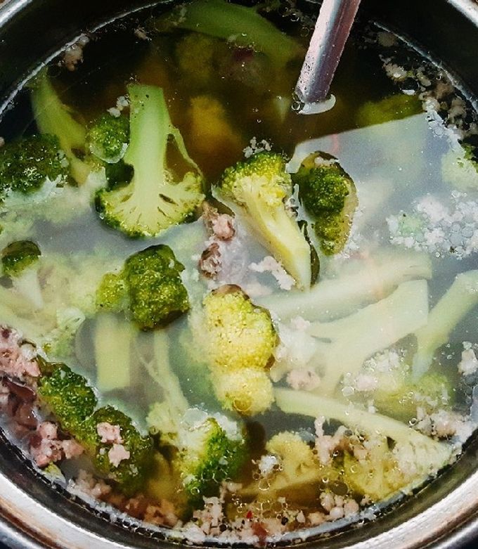 Hình của món Canh súp lơ thịt băm.