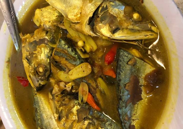 Ikan lema pallu kacci (Khas Makasar)